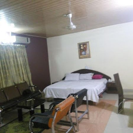 Room In Lodge - Clen-Phil Hotels And Suite Port Harcourt Exterior foto