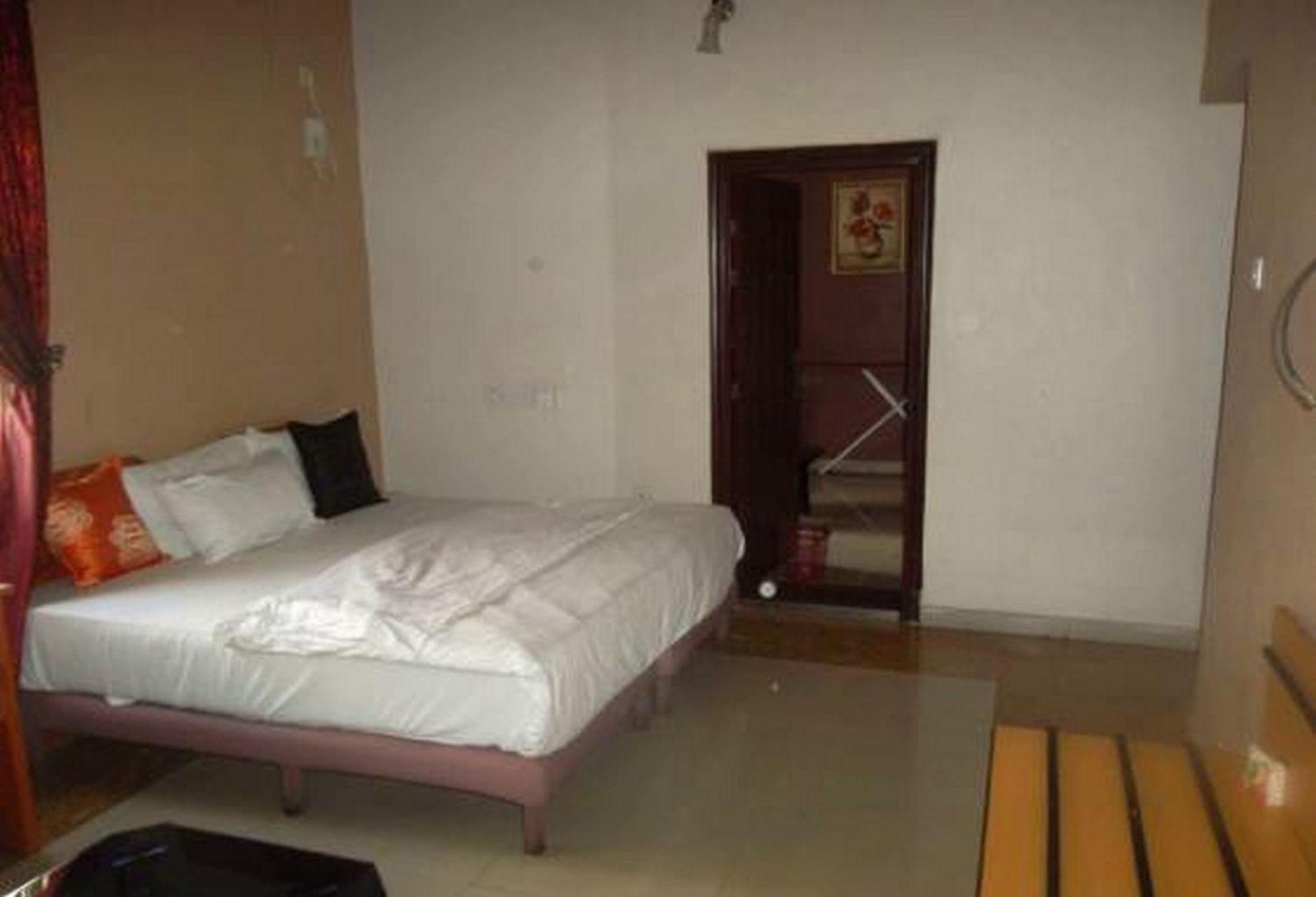 Room In Lodge - Clen-Phil Hotels And Suite Port Harcourt Exterior foto