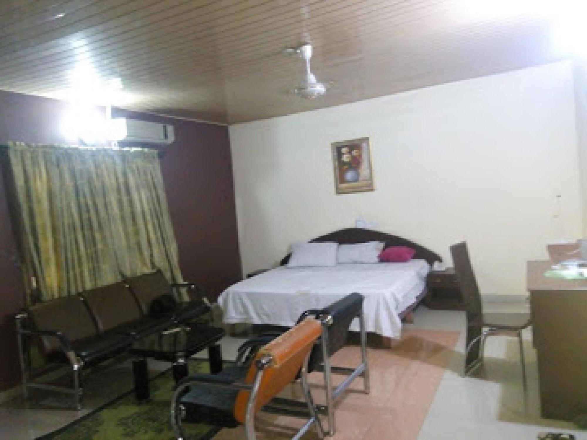 Room In Lodge - Clen-Phil Hotels And Suite Port Harcourt Exterior foto